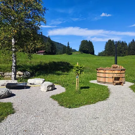 Apartment Idyllische Gruppenunterkunft Fuer Bis Zu 20 Personen - Zum Huettenklaus *