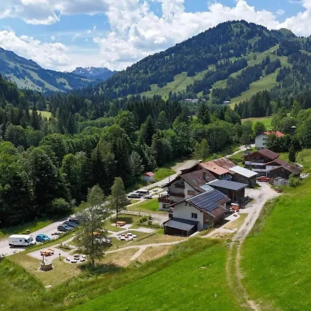 Apartment Idyllische Gruppenunterkunft Fuer Bis Zu 20 Personen - Zum Huettenklaus *
